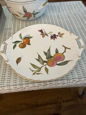 Royal Worcester White Porcelain Serving Platter with Peach and Berry Motif